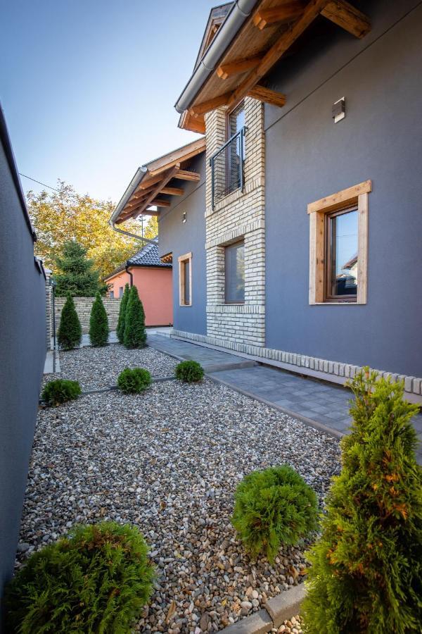 Gray Brick Lägenhet Subotica Exteriör bild